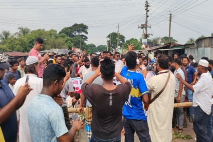 দুই মহাসড়ক অবরোধ, দক্ষিণাঞ্চলের সঙ্গে ঢাকার যান চলাচল বন্ধ