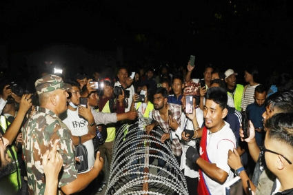 নেপালে সেনাপ্রধানের সঙ্গে আলোচনা থেকে বিক্ষোভকারীদের ওয়াকআউট