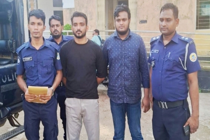 ভোলায় পুলিশের নাম ভাঙিয়ে চাঁদাবাজি, চাঁদার টাকাসহ দুই যুবক গ্রেপ্তার