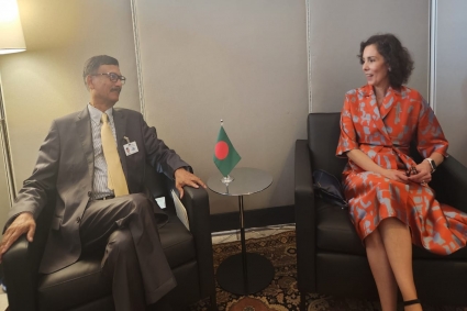 ইইউর কমিশনারের সঙ্গে পররাষ্ট্র উপদেষ্টার বৈঠক