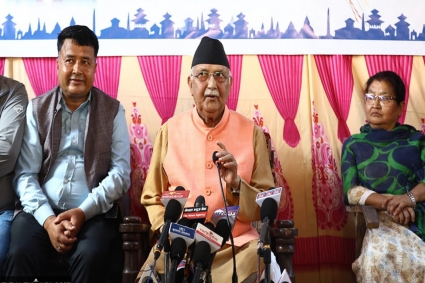 প্রকাশ্যে নেপালের ক্ষমতাচ্যুত প্রধানমন্ত্রী, বললেন দেশ ছেড়ে পালাব না