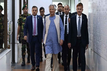 দেশে ফিরেছেন প্রধান উপদেষ্টা