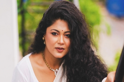 চাচাকে হারিয়ে চিকিৎসা ব্যবস্থা নিয়ে ক্ষোভ মৌসুমী হামিদের