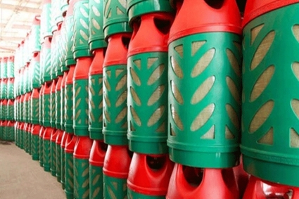 এলপি গ্যাসের দাম বাড়বে না কমবে, জানা যাবে দুপুরে