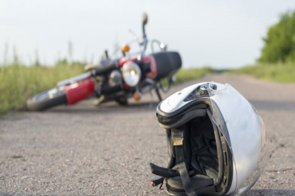 মোটরসাইকেল দুর্ঘটনায় স্বামী নিহত, আহত স্ত্রী