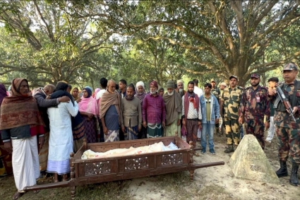 সীমান্তের শূন্যরেখায় বোনকে শেষবারের মতো দেখলেন ভাই