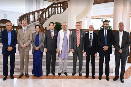 নির্বাচন-গণভোটের প্রস্তুতি সম্পর্কে প্রধান উপদেষ্টাকে অবহিত করলেন সিইসি