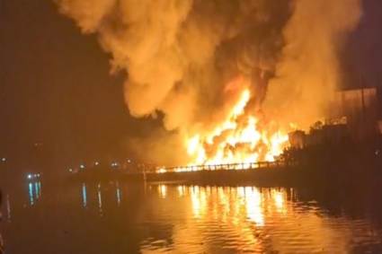 চট্টগ্রামে ঝুটের গুদামে আগুন