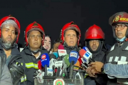 গুলিস্তানে বহুতল ভবনে আগুন : ছাদের গুদামে যা ছিল