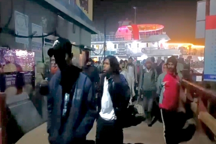 সেন্ট মার্টিন যাওয়া-আসায় ১৯ ঘণ্টা, পর্যটকদের ভোগান্তি