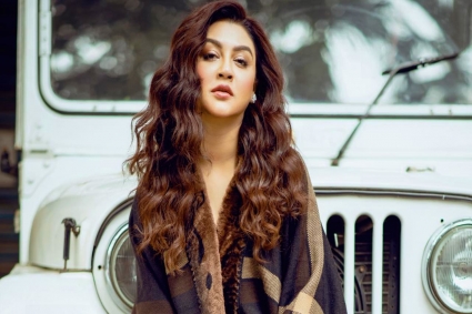 চারিদিকে ঠান্ডা কোথাও বসতে পারছি না : জয়া আহসান