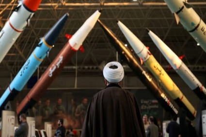 আলোচনা নয়, ইরানকে সম্পূর্ণ নিরস্ত্র-অপমান করতে চান ট্রাম্প