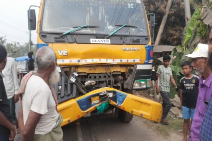 ছুটিতে এসেছিলেন দেশে, ট্রাকচাপায় সব শেষ
