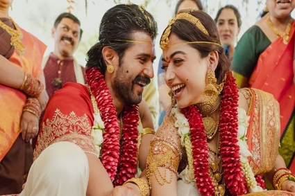 বিয়ের পরেই বড় চমক দিলেন বিজয়-রাশমিকা