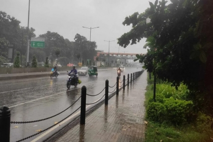 ঢাকায় বজ্রবৃষ্টির সম্ভাবনা, ৪০-৫০ কিলোমিটার বেগে ঝোড়ো হাওয়ার পূর্বাভাস