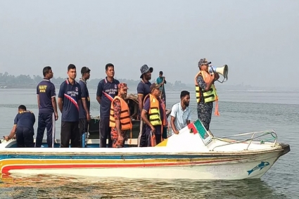 দৌলতদিয়ায় তৃতীয় দিনের মতো উদ্ধার অভিযান শুরু