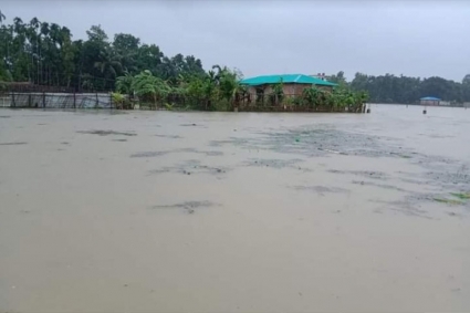 টানা বৃষ্টির কারণে টেকনাফে ৫ হাজার মানুষ পানিবন্দি