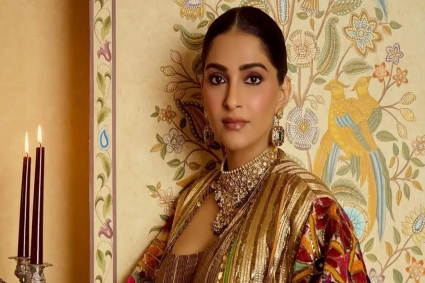 সোনমের দ্বিতীয় ছেলের ছবি প্রকাশ