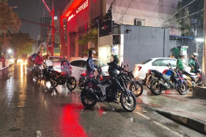 ৫০০ টাকার তেলের জন্য ঝড়-বৃষ্টিতে আড়াই ঘণ্টা!