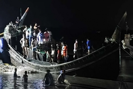 কুতুবদিয়ায় ট্রলারডুবির ঘটনায় ৪ জেলের মরদেহ উদ্ধার, নিখোঁজ ১