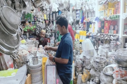 চট্টগ্রামের ‘গুয়াংজু বাজার’ রেয়াজুদ্দিন : চীনা পণ্যের বৃহৎ পাইকারি হাব