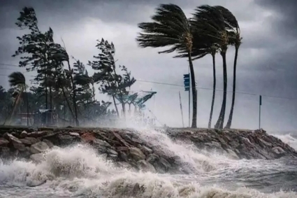 ঝোড়ো হাওয়ার শঙ্কায় দেশের ৮ অঞ্চলের নদীবন্দরে সতর্কতা