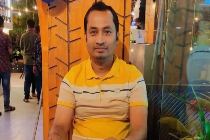 জাপটে ধরে জিজ্ঞেস করেছিল ‘তোমরা কারা’, উত্তরে করে গুলি