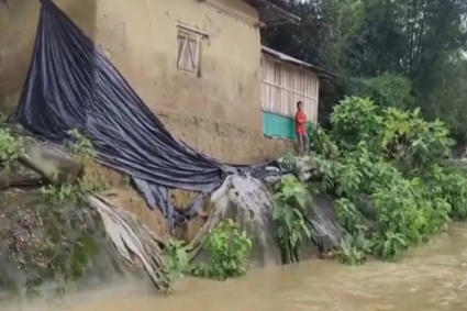 আলীকদমে ভয়াবহ নদীভাঙন, জিও ব্যাগেও মিলছে না সুরক্ষা