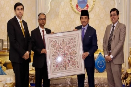 মালয়েশিয়ায় গভর্নরের স‌ঙ্গে বাংলাদেশের হাইকমিশনারের বৈঠক
